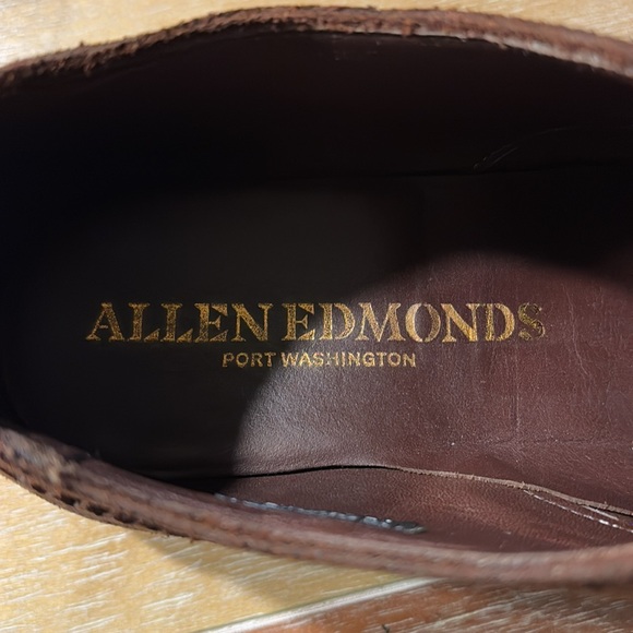 Allen Edmonds Classic cap toe in unique dk brown waxed suede. 8D weatherproof! - Picture 3 of 9